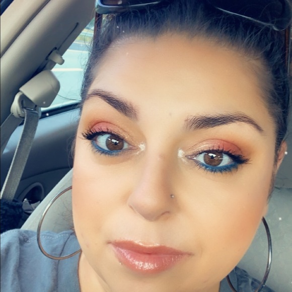 Meet your Posher, Lisa - Picture 3 of 3